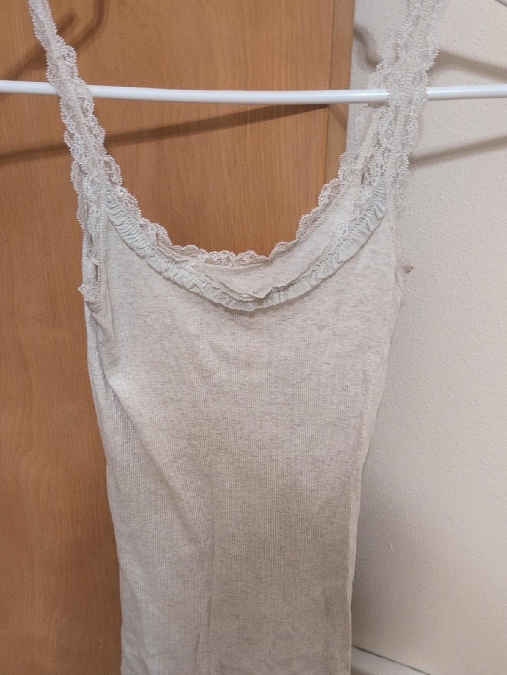 Y2K Abercrombie & Fitch Cream Ribbed Lace-Trim Tank